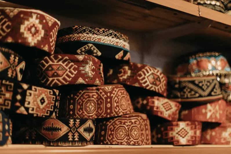 Handicrafts and souvenirs
