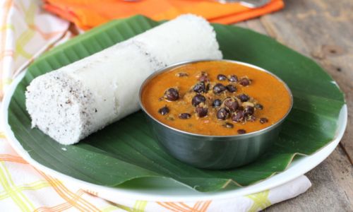 Puttu and Kadala Curry  